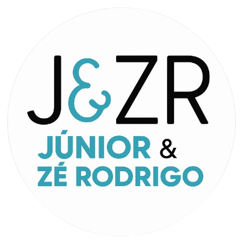 A logo é composta por um círculo branco que serve de fundo. No centro, aparecem as iniciais “J & ZR” em destaque: as letras “JZR” em preto e o “&” em azul, abaixo está o nome da dupla escrito em azul com uma fonte estilizada e moderna.